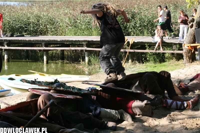 Wikingowie i Słowianie na plaży w Kikole