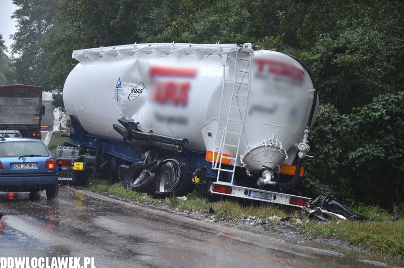 Autobus zderzył się z cysterną pod Włocławkiem