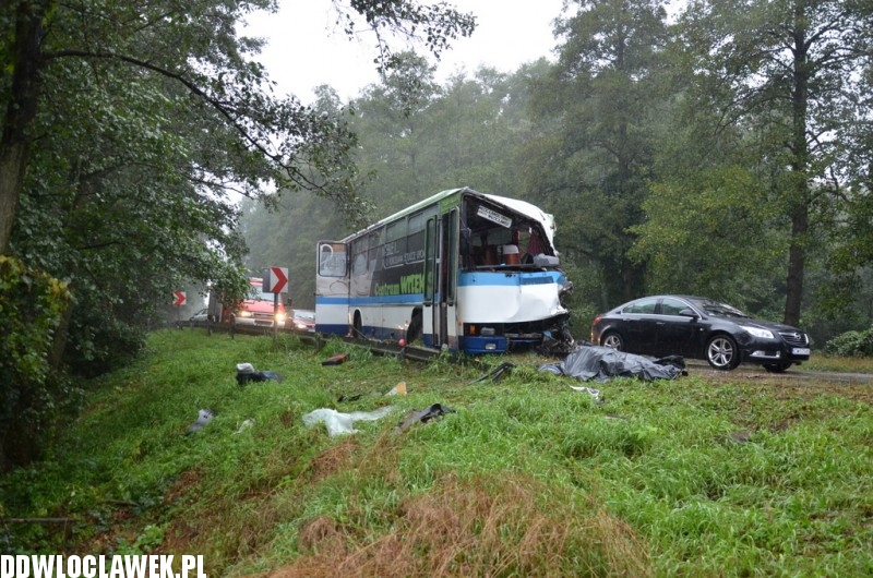 Autobus zderzył się z cysterną pod Włocławkiem