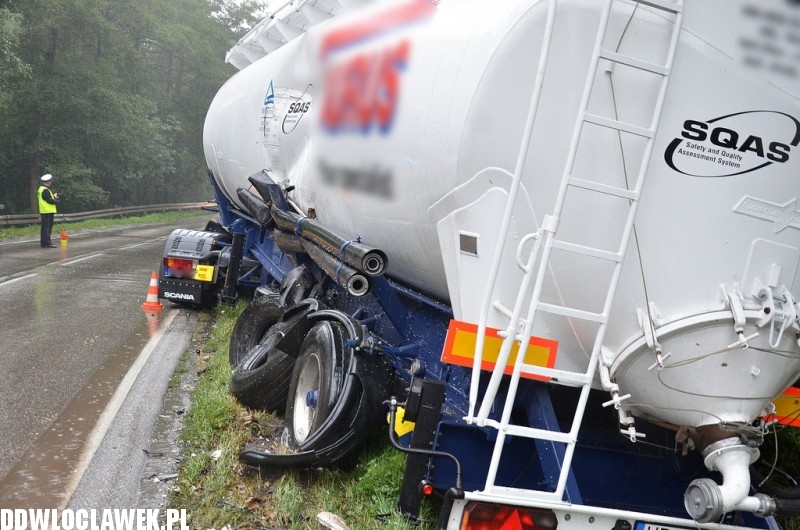 Autobus zderzył się z cysterną pod Włocławkiem