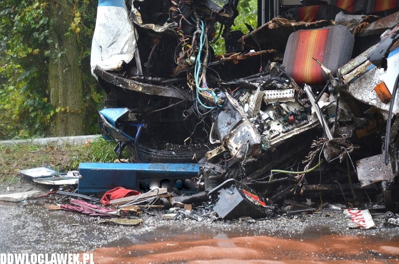 Autobus zderzył się z cysterną pod Włocławkiem