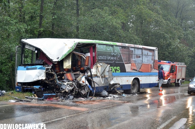Autobus zderzył się z cysterną pod Włocławkiem