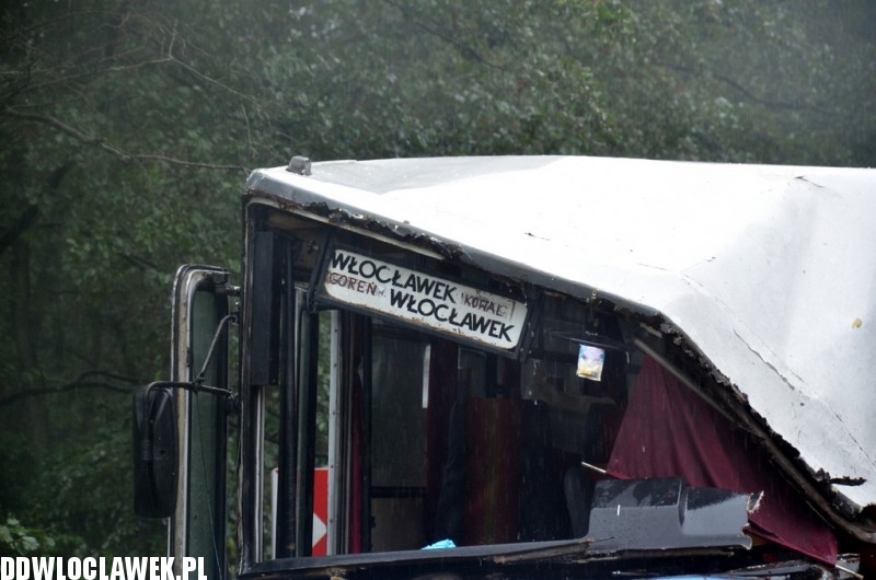 Autobus zderzył się z cysterną pod Włocławkiem