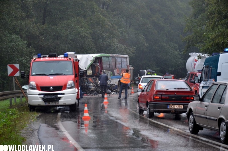 Autobus zderzył się z cysterną pod Włocławkiem