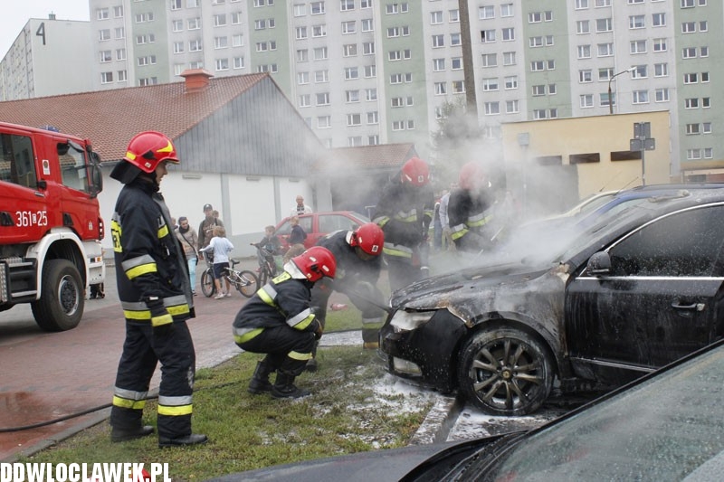 Pożar auta na parkingu na osiedlu Południe