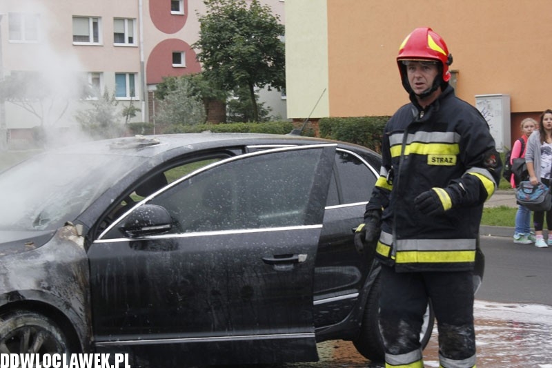 Pożar auta na parkingu na osiedlu Południe