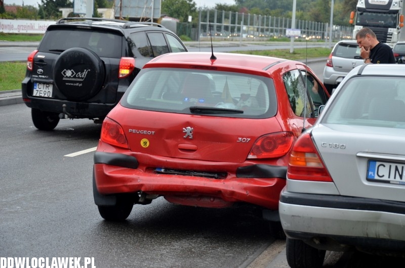 Zderzenie kilku pojazdów na ulicy Toruńskiej