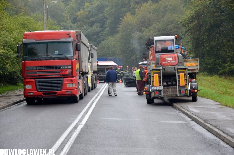 Zderzenie tira z ciężarówką na zaporze wodnej