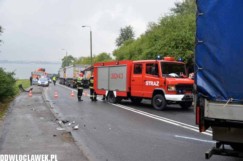 Zderzenie tira z ciężarówką na zaporze wodnej