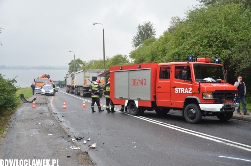 Zderzenie tira z ciężarówką na zaporze wodnej