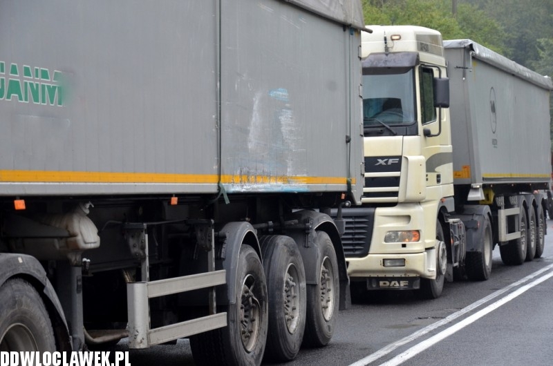 Zderzenie tira z ciężarówką na zaporze wodnej