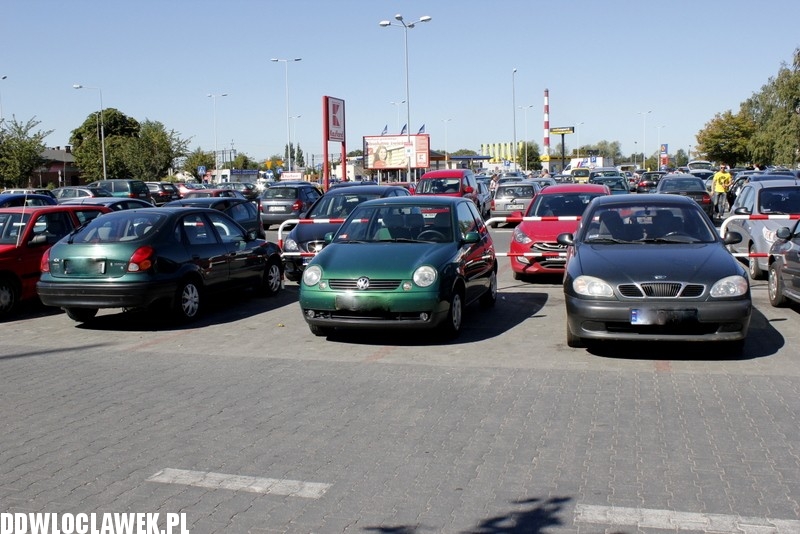 Żle zaparkowane auta to we Włocławku już norma