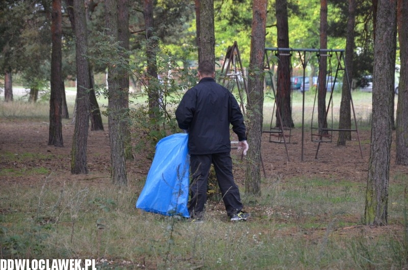 Więźniowie wzięli udział w sprzątaniu świata