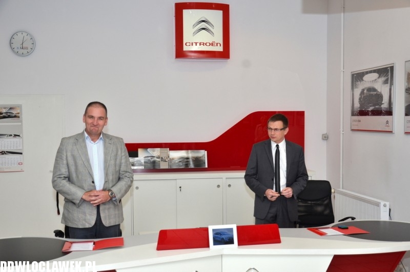 Przekazanie Citroena C4 Dusanowi Katniciowi