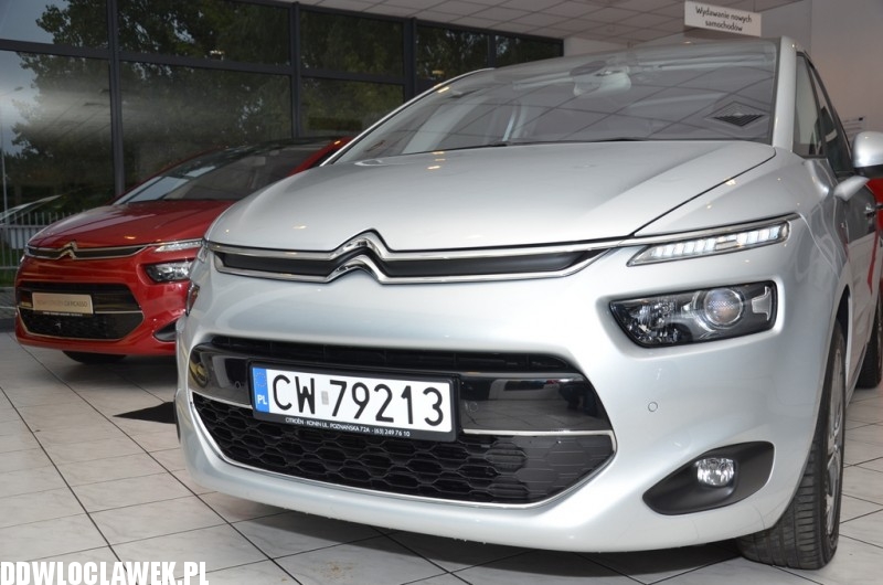 Przekazanie Citroena C4 Dusanowi Katniciowi