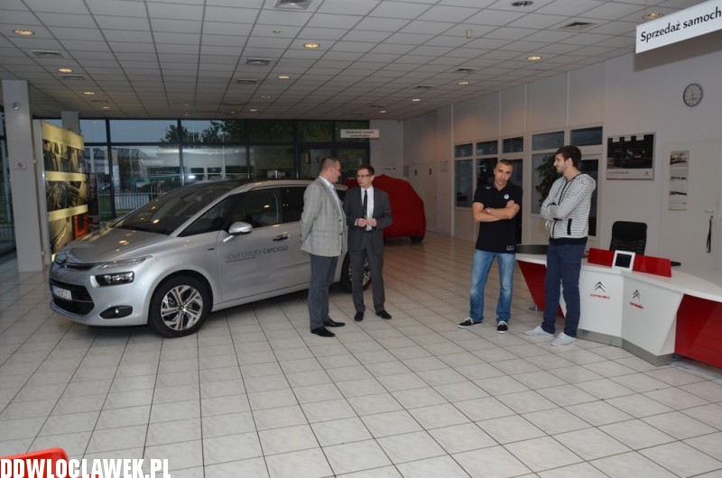 Przekazanie Citroena C4 Dusanowi Katniciowi