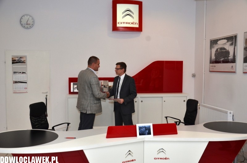 Przekazanie Citroena C4 Dusanowi Katniciowi