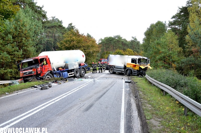 Zderzenie dwóch tirów pod Włocławkiem