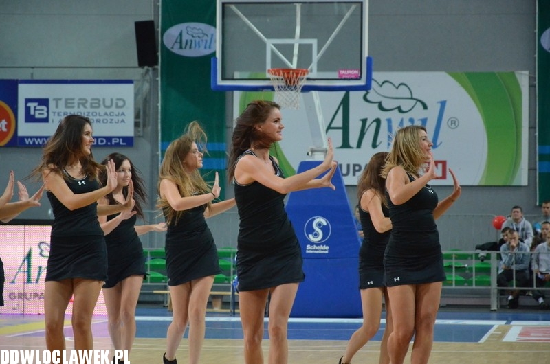 KBC: Pierwszy występ Anwil Dance Team
