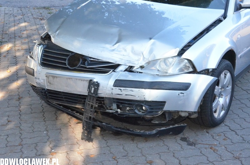 Trzy auta zderzyły się na skrzyżowaniu