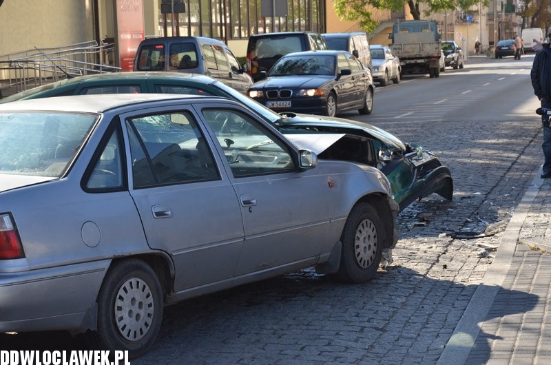 Wypadek drogowy przed Urzędem Miasta