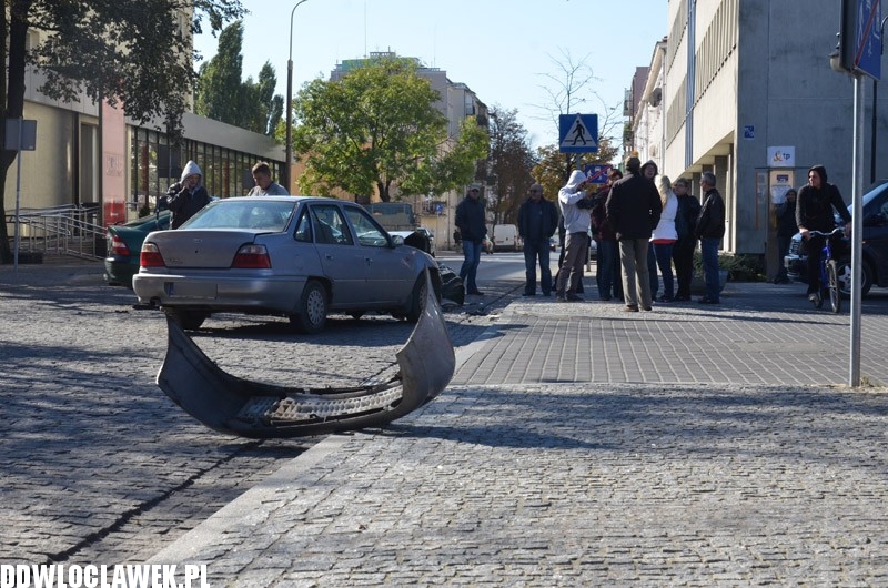 Wypadek drogowy przed Urzędem Miasta