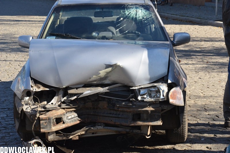 Wypadek drogowy przed Urzędem Miasta