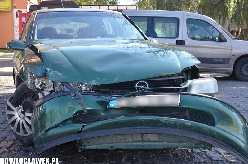 Wypadek drogowy przed Urzędem Miasta