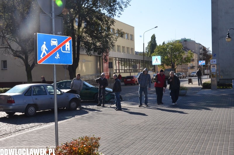 Wypadek drogowy przed Urzędem Miasta
