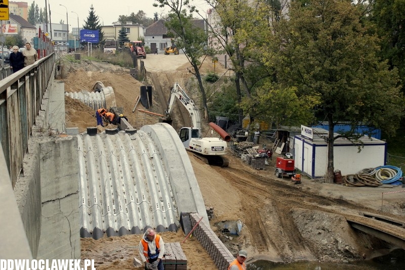 Rozbierają most nad Zgłowiaczką