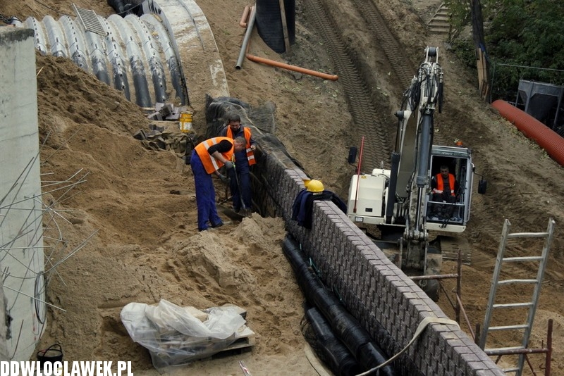 Rozbierają most nad Zgłowiaczką