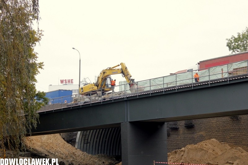 Rozbierają most nad Zgłowiaczką