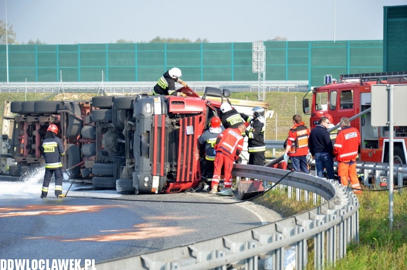 Śmiertelny wypadek na zjeździe z autostrady