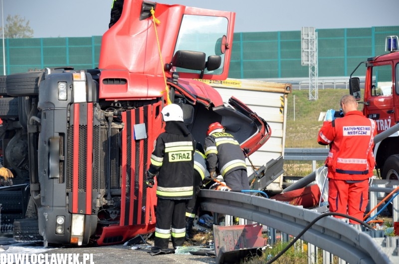 Śmiertelny wypadek na zjeździe z autostrady