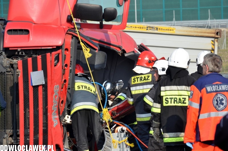 Śmiertelny wypadek na zjeździe z autostrady