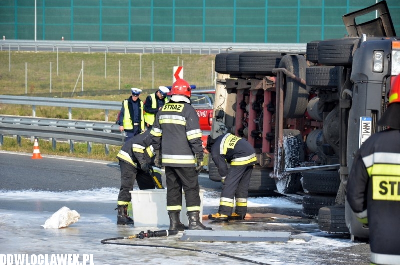 Śmiertelny wypadek na zjeździe z autostrady