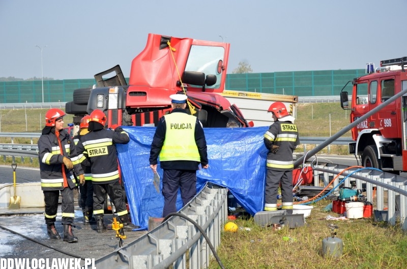 Śmiertelny wypadek na zjeździe z autostrady