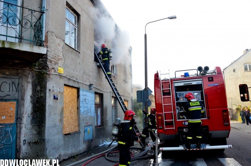 Pożar w kamienicy przy ul. Chmielnej