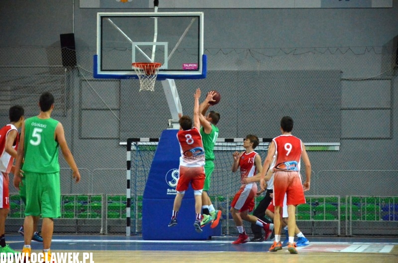 Koszykarskie derby: AKM - TKM II Włocławek
