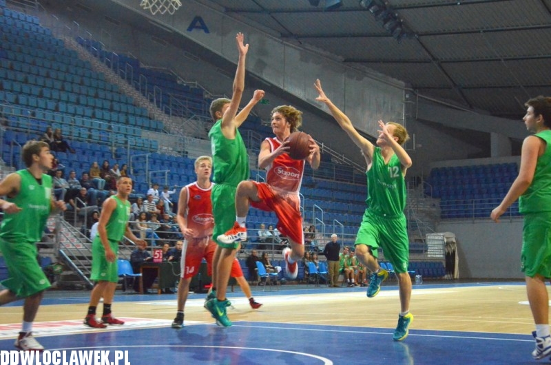 Koszykarskie derby: AKM - TKM II Włocławek