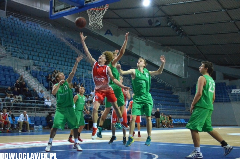 Koszykarskie derby: AKM - TKM II Włocławek