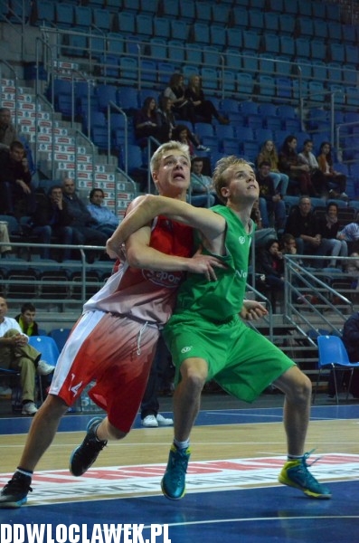 Koszykarskie derby: AKM - TKM II Włocławek