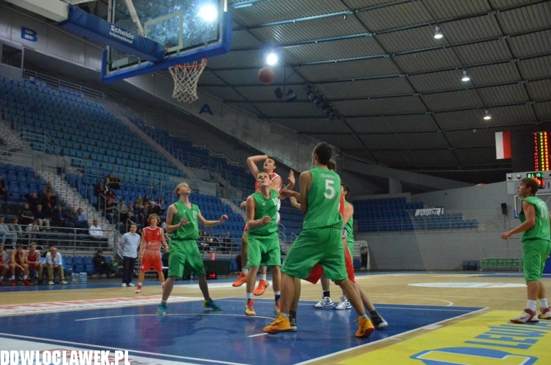 Koszykarskie derby: AKM - TKM II Włocławek