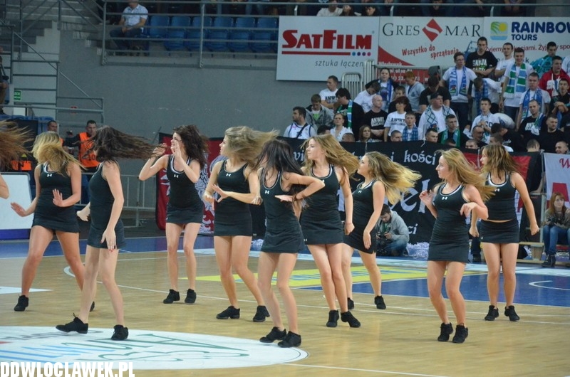 Cheerleaderki Anwilu podczas meczu z Asseco