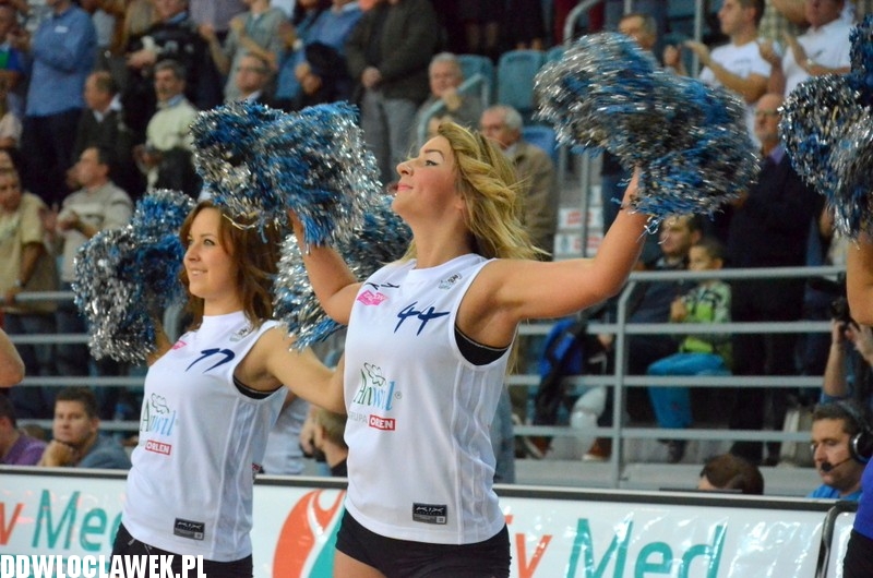 Cheerleaderki Anwilu podczas meczu z Asseco