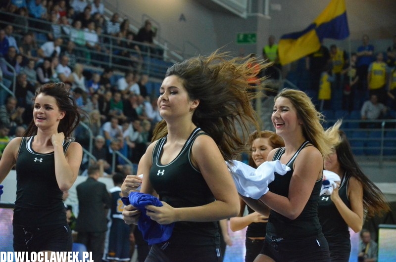 Cheerleaderki Anwilu podczas meczu z Asseco