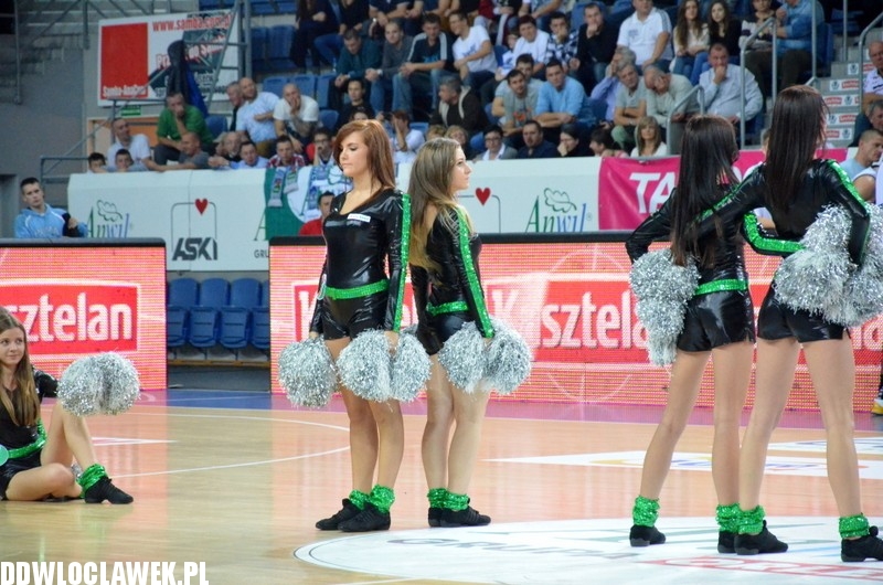 Cheerleaderki Anwilu podczas meczu z Asseco