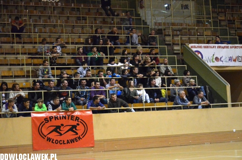 Koszykarskie derby III Ligi: AKM - TKM