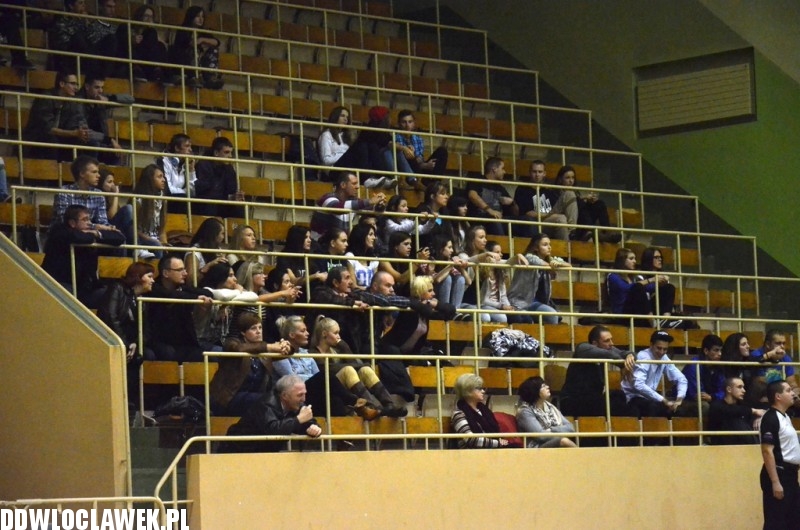 Koszykarskie derby III Ligi: AKM - TKM