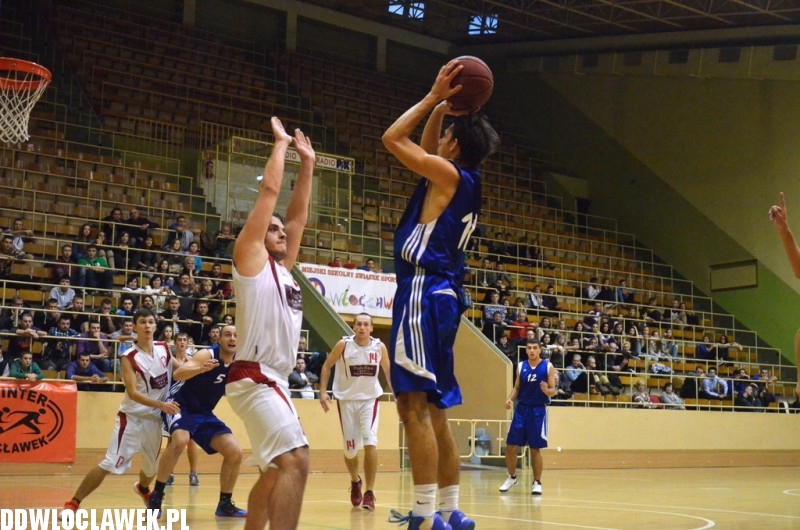 Koszykarskie derby III Ligi: AKM - TKM